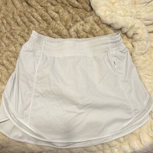 Lululemon white Hotty Hot Skirt Size 8